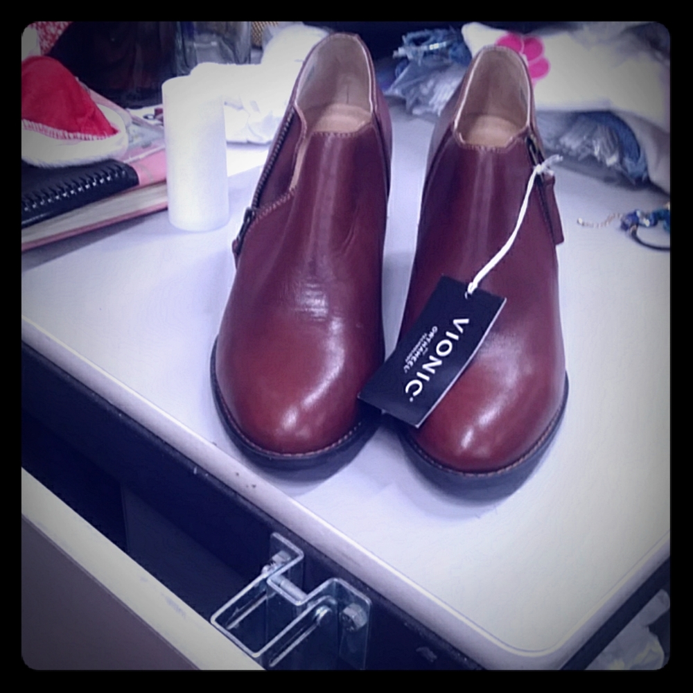 Vionic Orthaheel Boots